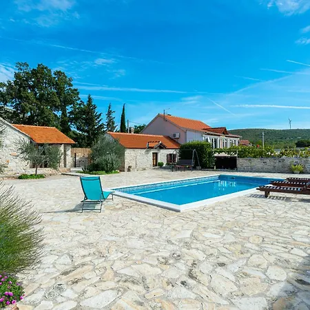 Dalmatian Irena Tatil Evi Bruska