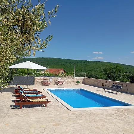 Tatil Evi Dalmatian Irena Bruska